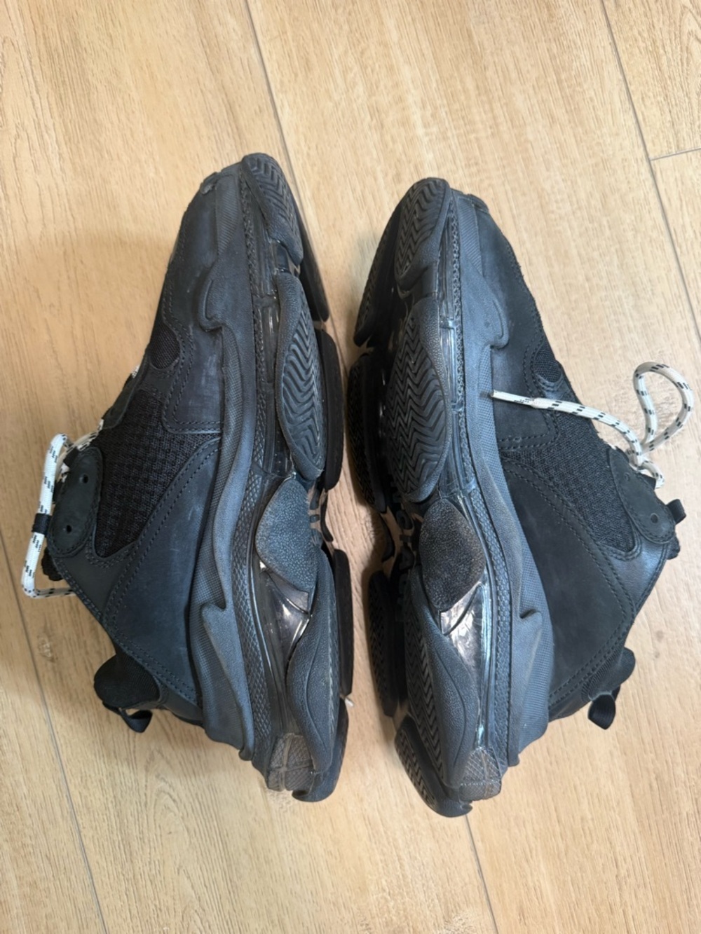 Balenciaga triple s size 42 OBO-AUTHENTIC!! - Picture 3 of 3